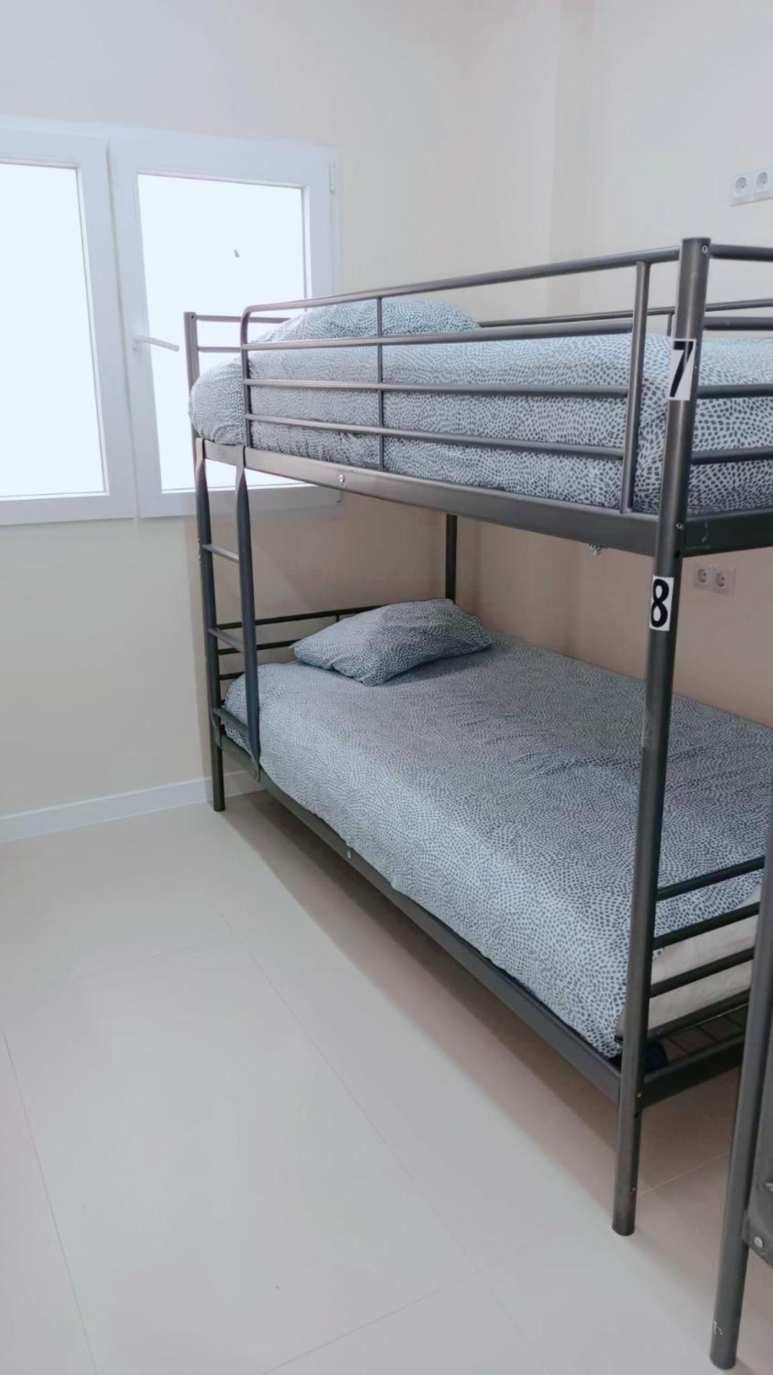 Hostel Las Rosas Мадрид Екстериор снимка