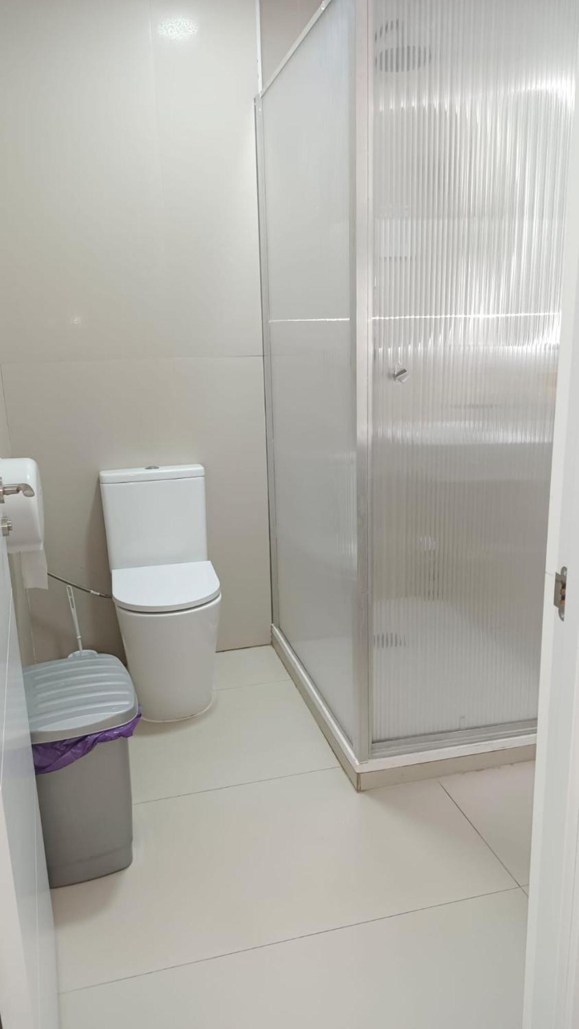 Hostel Las Rosas Мадрид Екстериор снимка