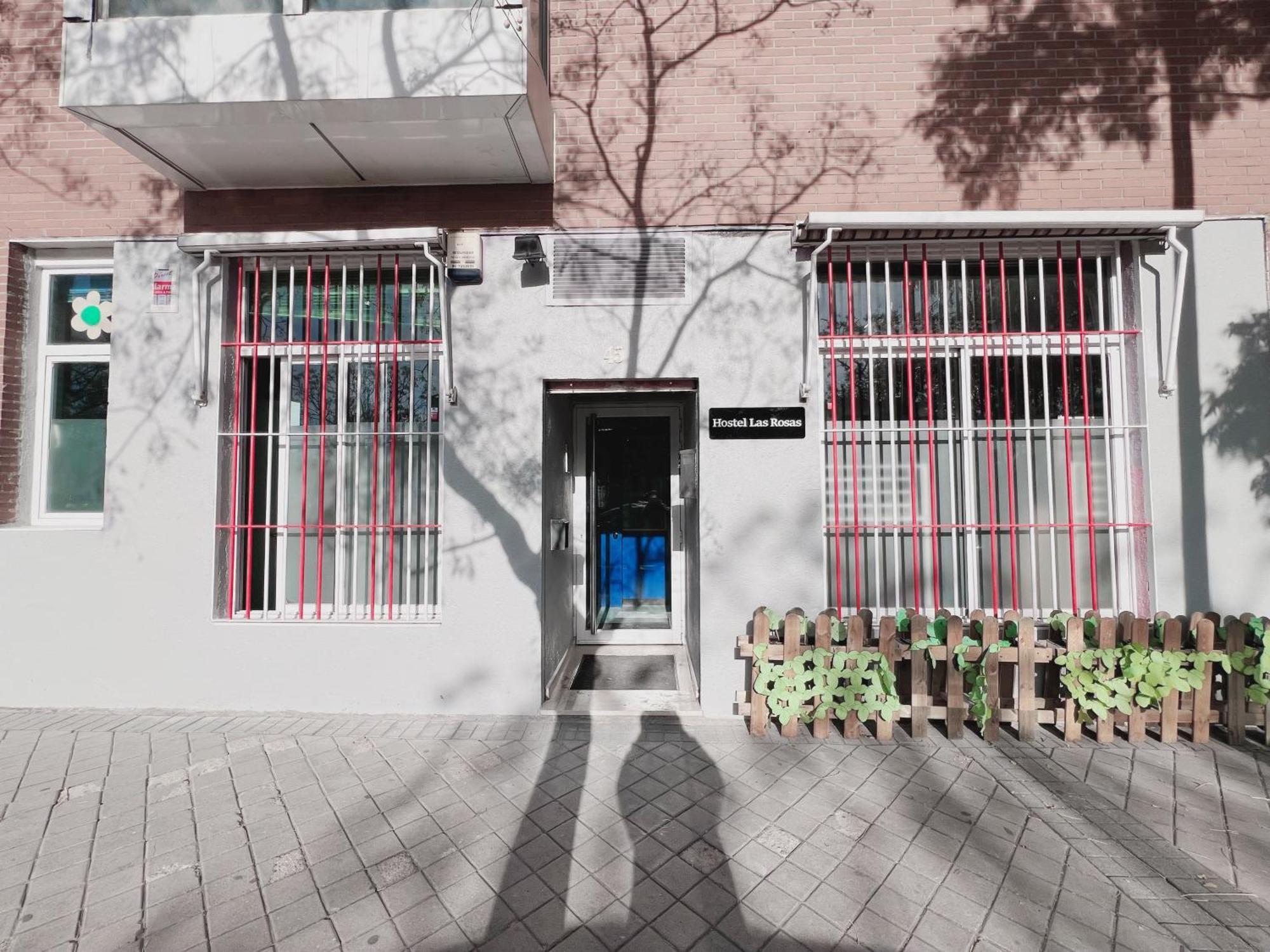 Hostel Las Rosas Мадрид Екстериор снимка