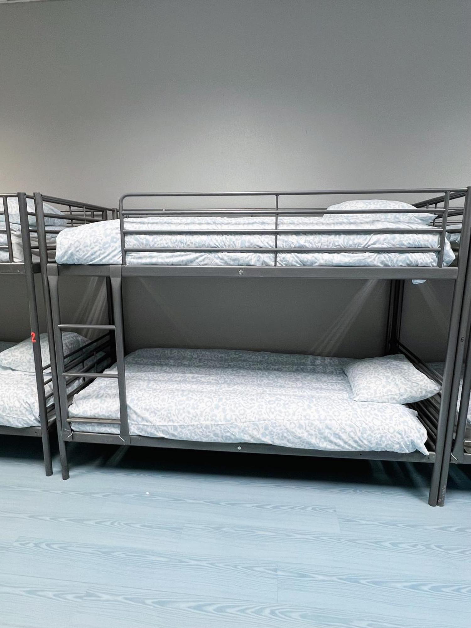 Hostel Las Rosas Мадрид Екстериор снимка