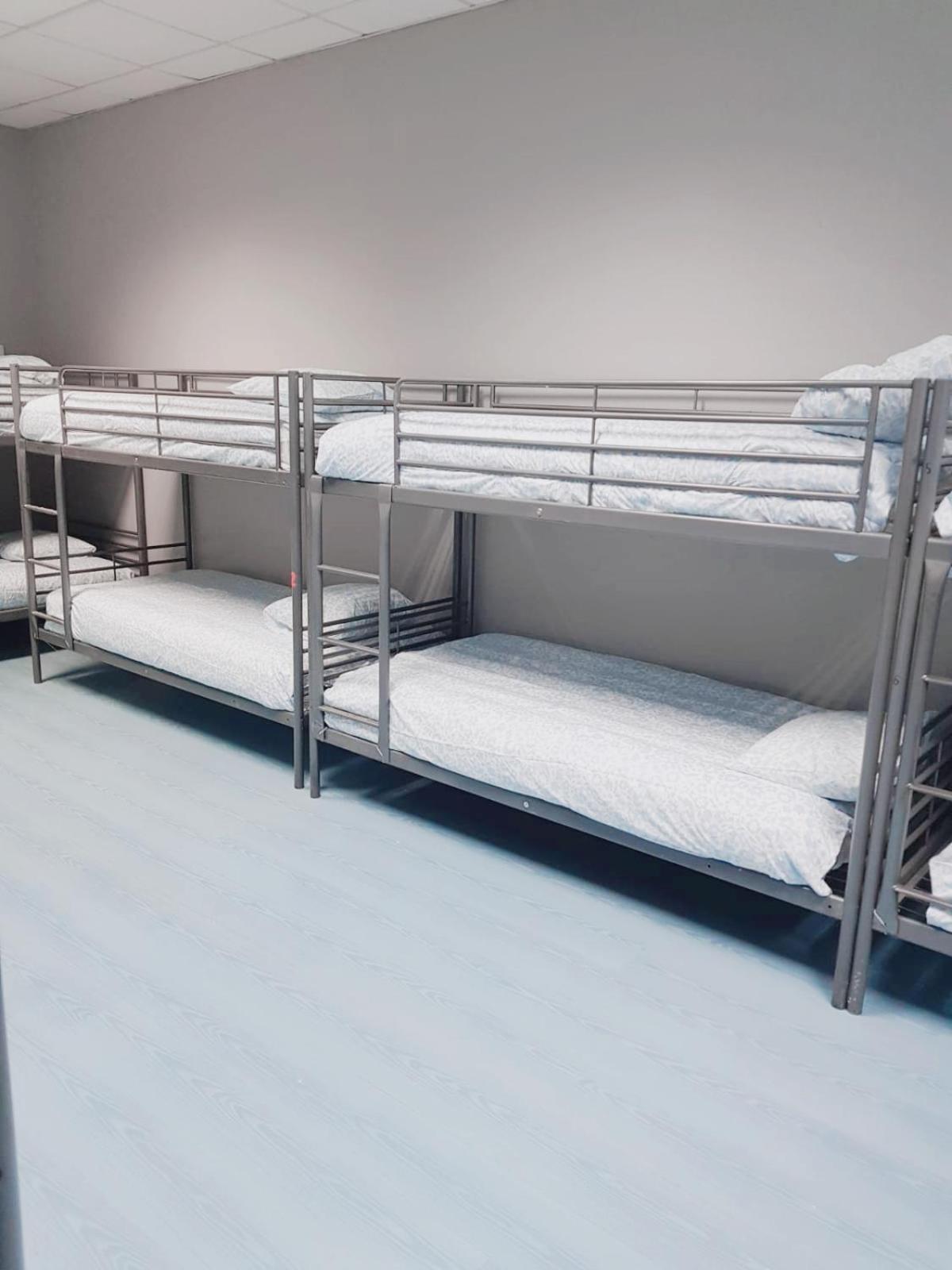 Hostel Las Rosas Мадрид Екстериор снимка