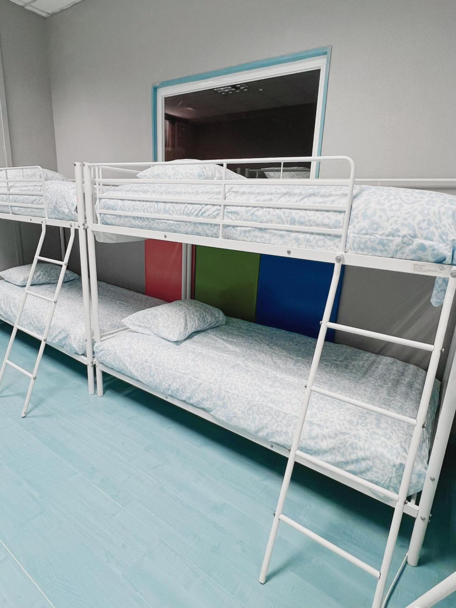 Hostel Las Rosas Мадрид Екстериор снимка