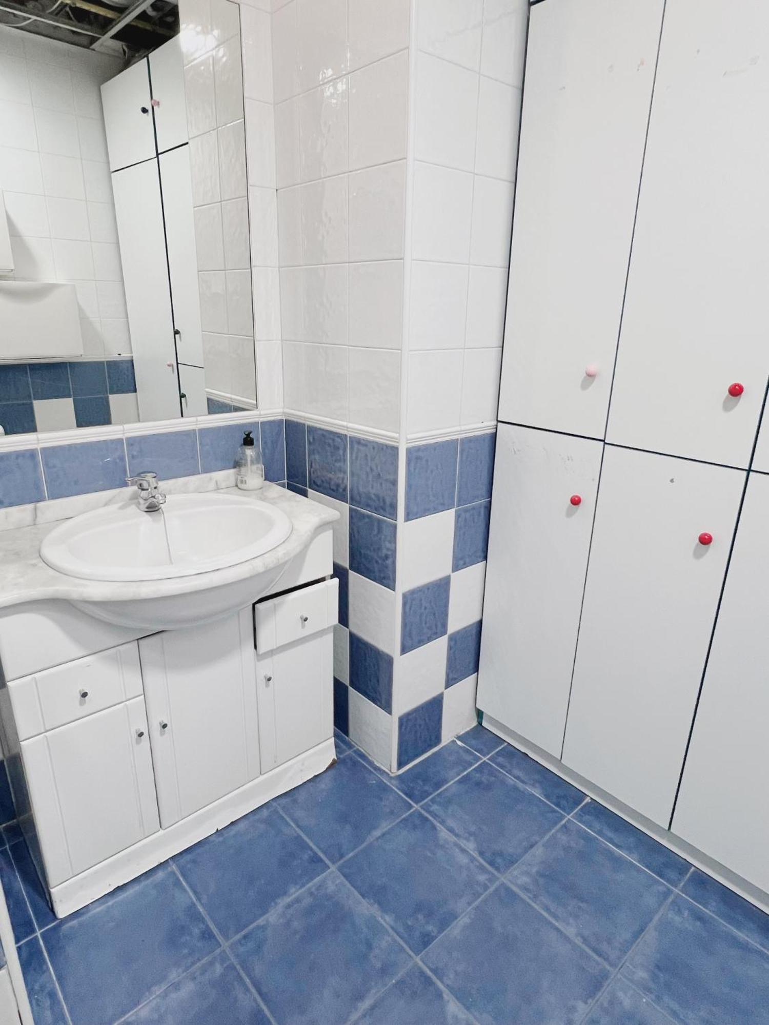 Hostel Las Rosas Мадрид Екстериор снимка