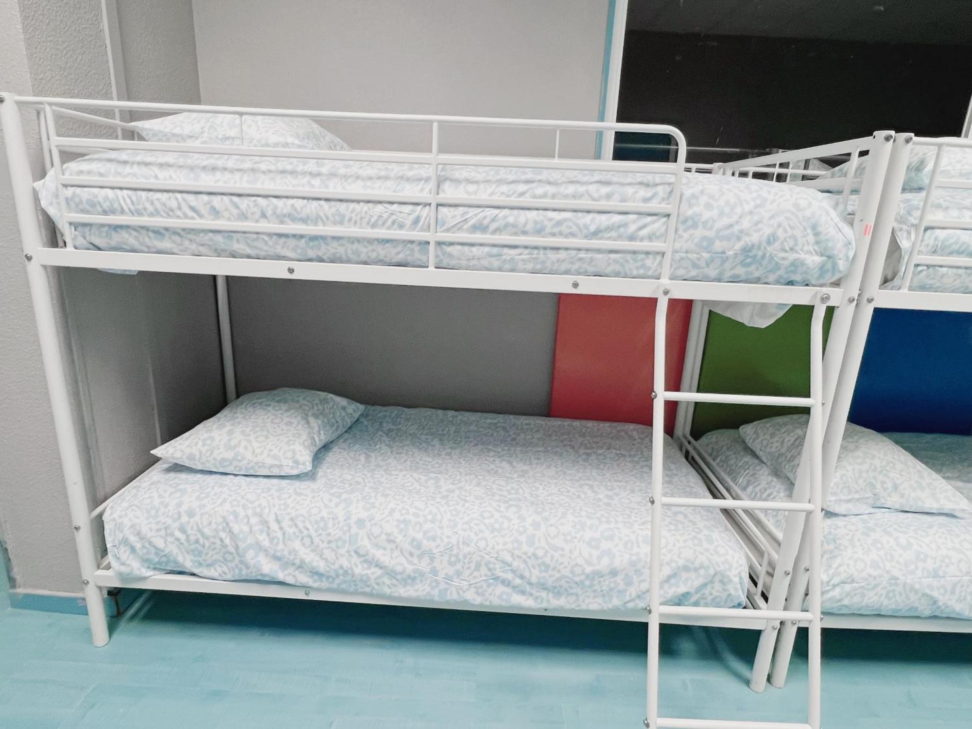 Hostel Las Rosas Мадрид Екстериор снимка