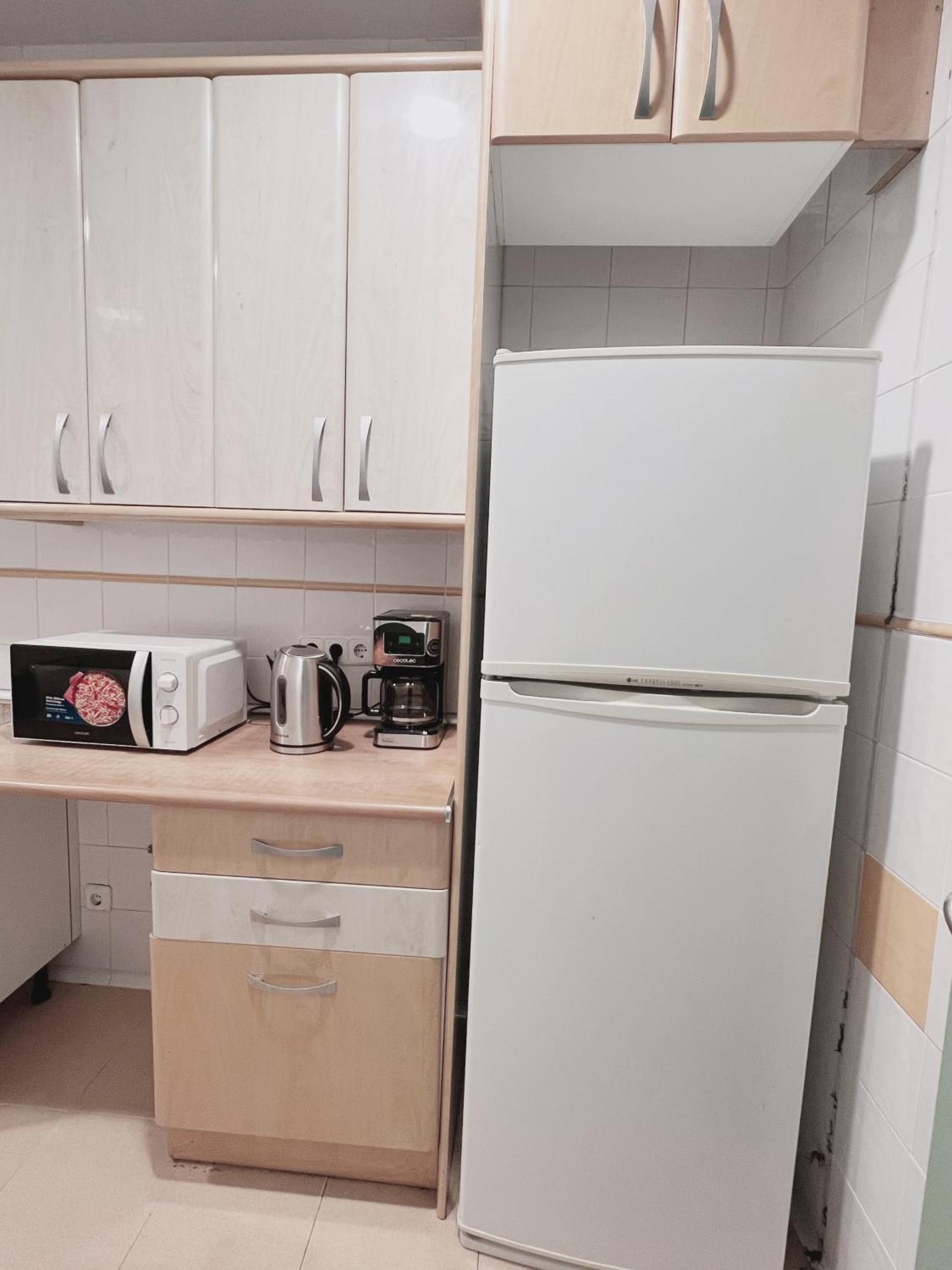 Hostel Las Rosas Мадрид Екстериор снимка